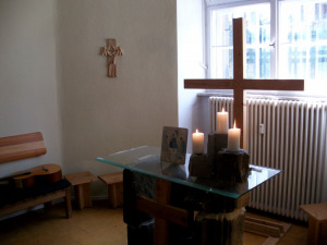 Altar im Andachtsraum der ESG